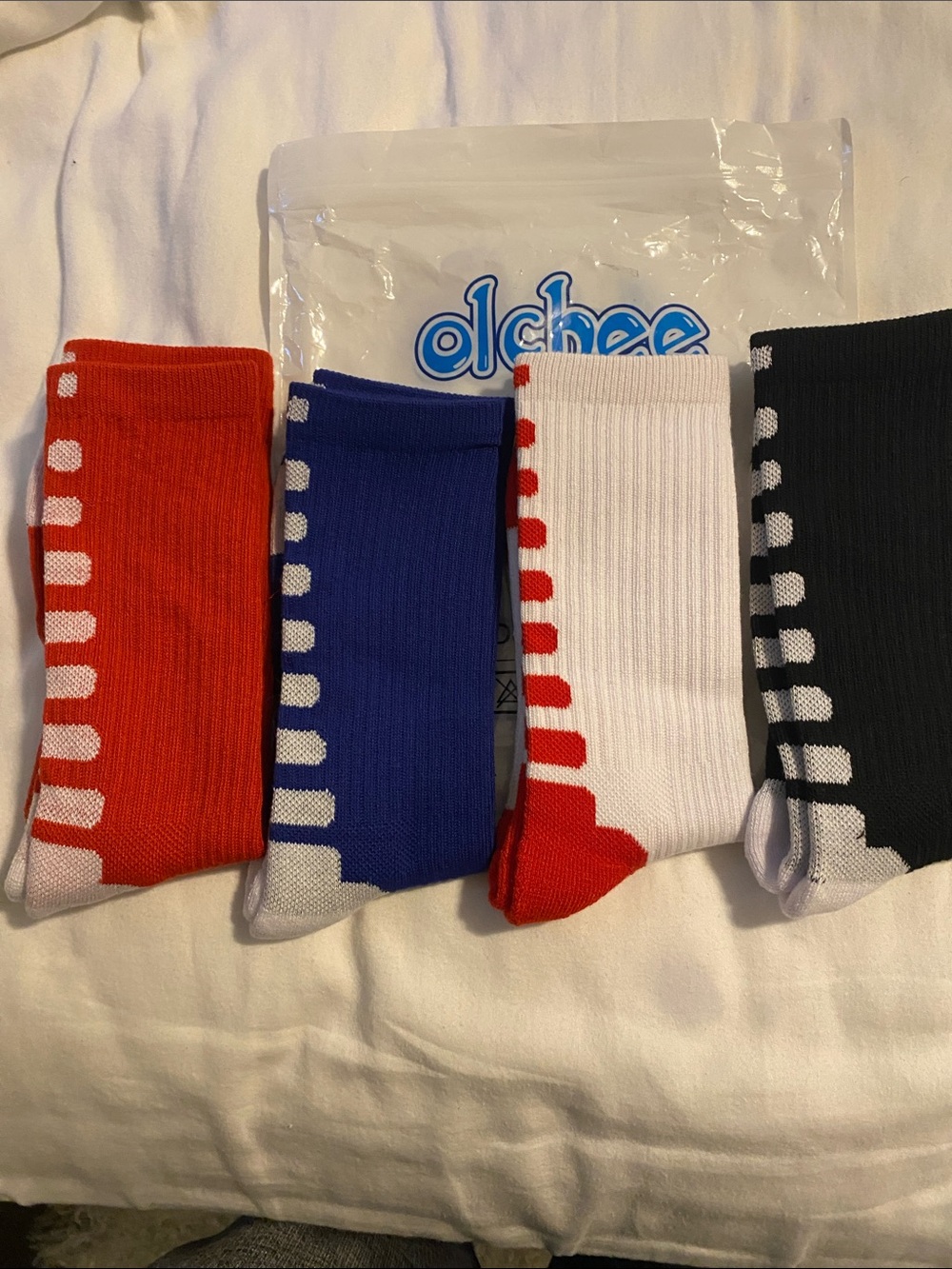 Olchee Athletic Crew Socks - Pack of 4 (Red, Blue, White, Black)